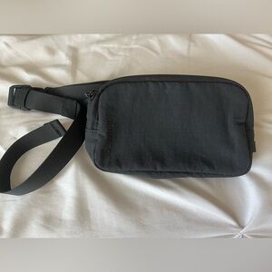 LULU LEMON BELT BAG
